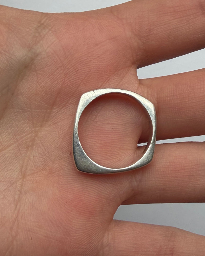 ASYMMETRICAL BAND RING