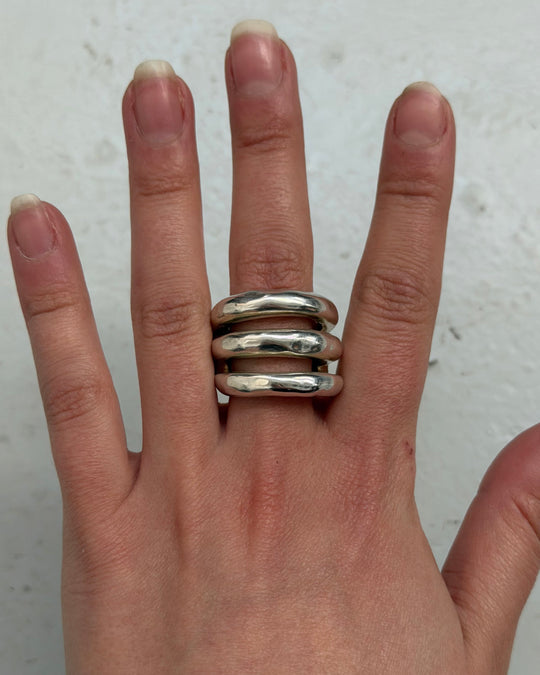 SCULPTURAL TRIO RING