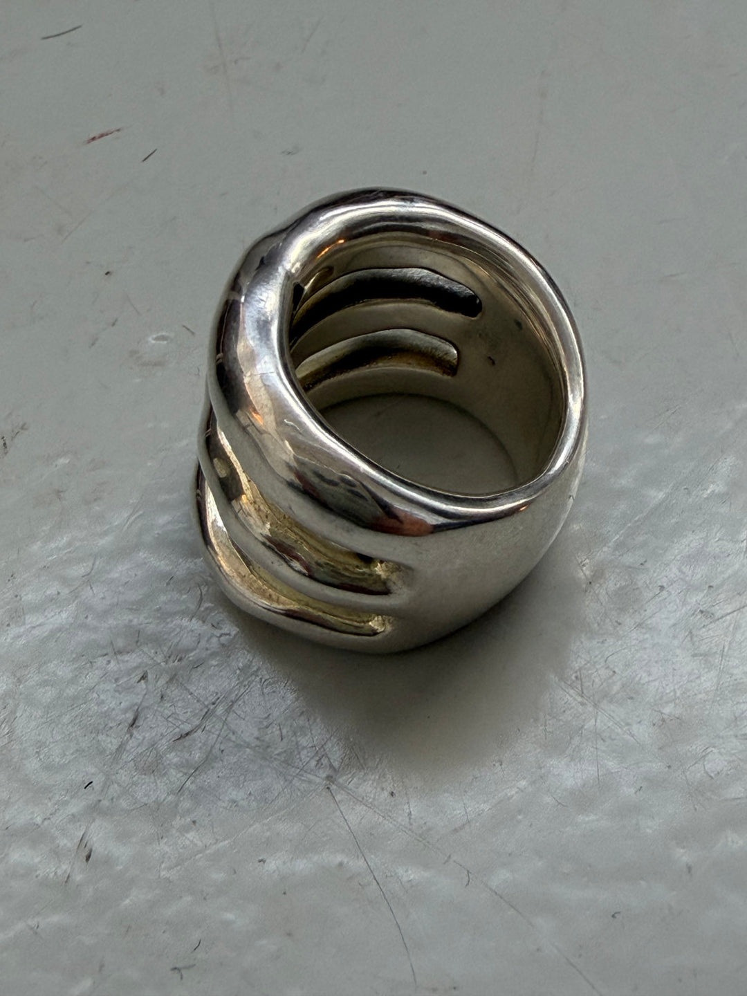 SCULPTURAL TRIO RING