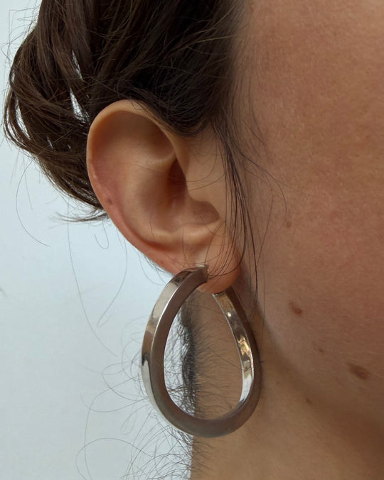 WAVY SQUARED HOOPS