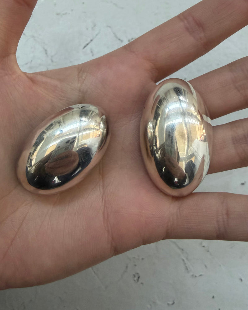OVAL DOME CLIP EARRINGS