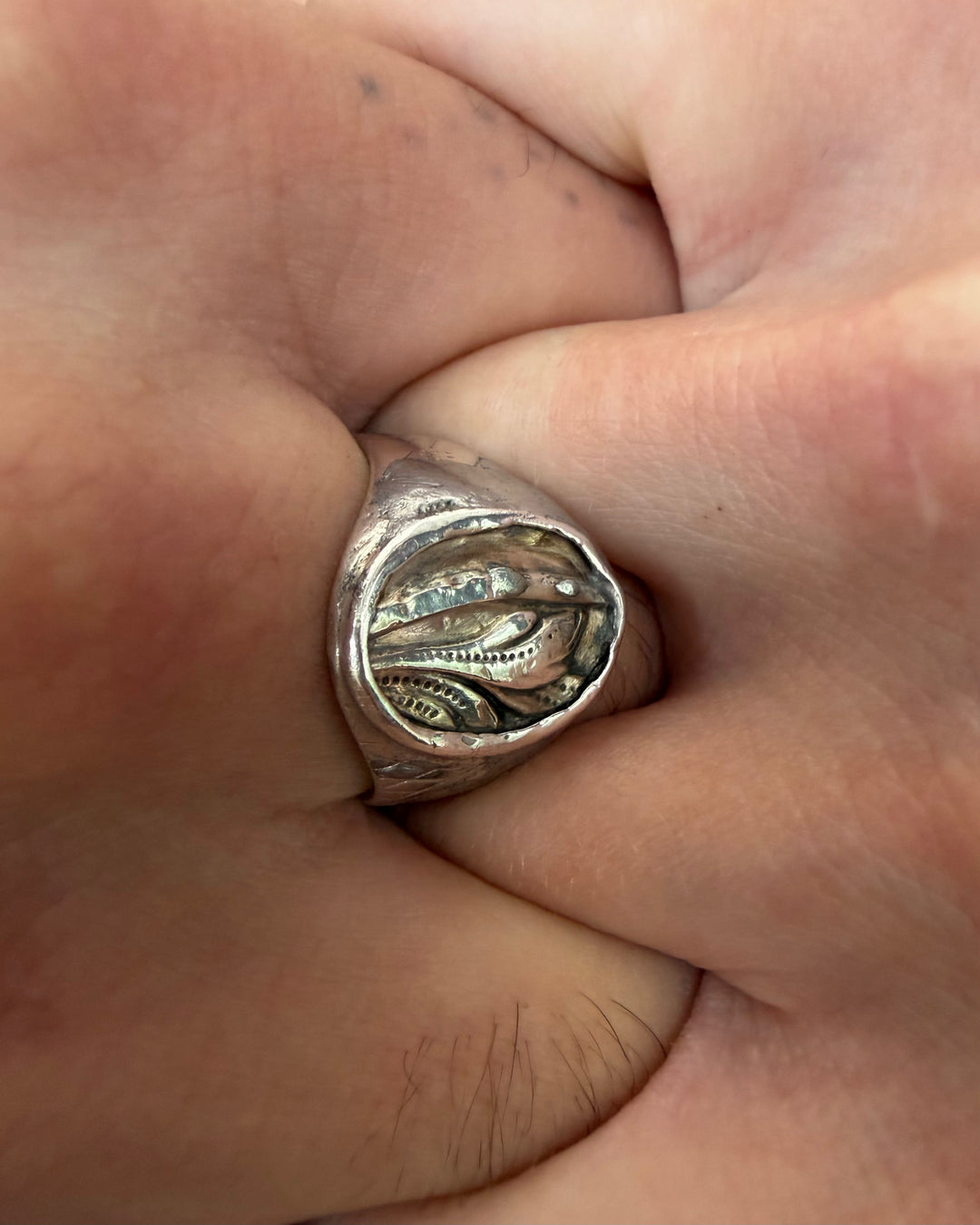 ANTIQUE TULIP SIGNET RING