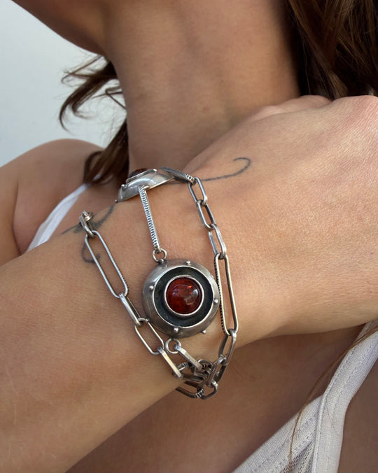 AMBER EYES NECKLACE