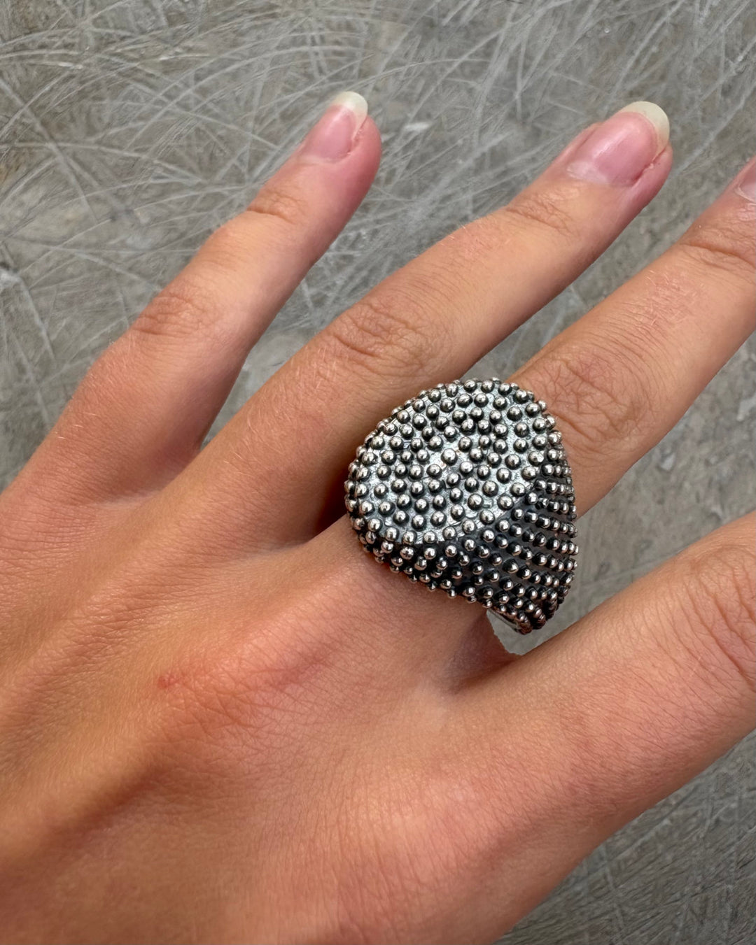 DOTTED SIGNET RING