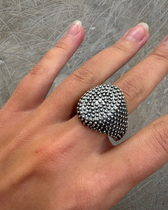 DOTTED SIGNET RING