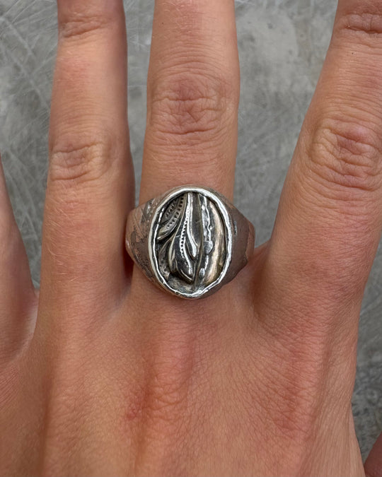 ANTIQUE TULIP SIGNET RING
