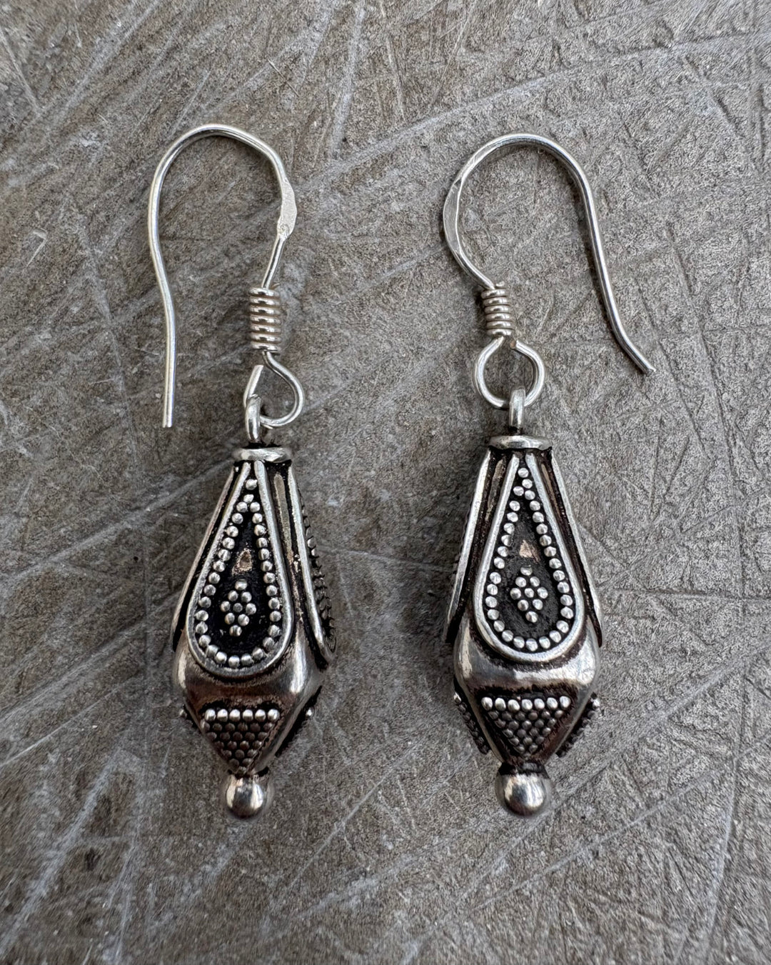 DOTTED DROP EARRINGS
