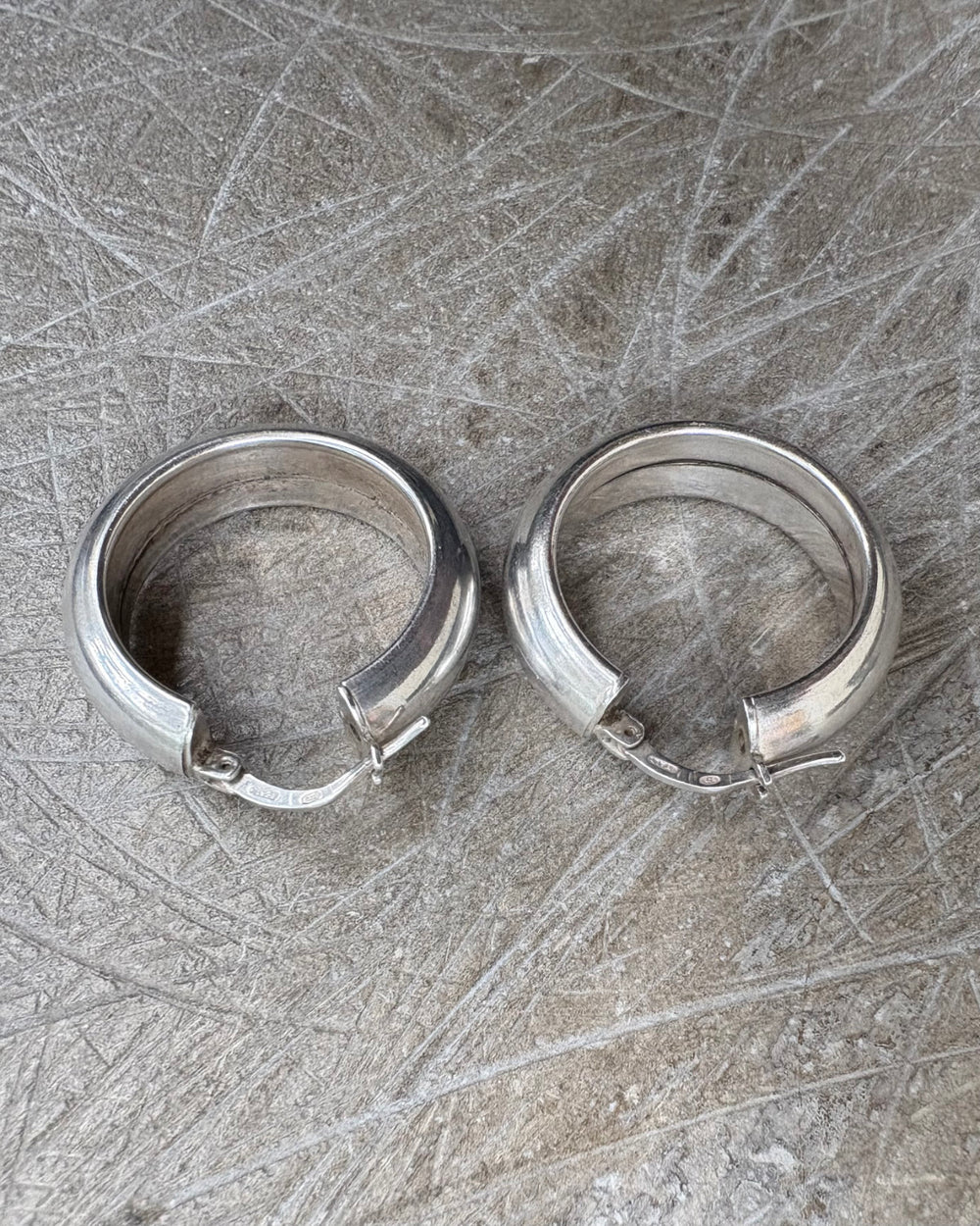 FLAT EDGED HOOPS
