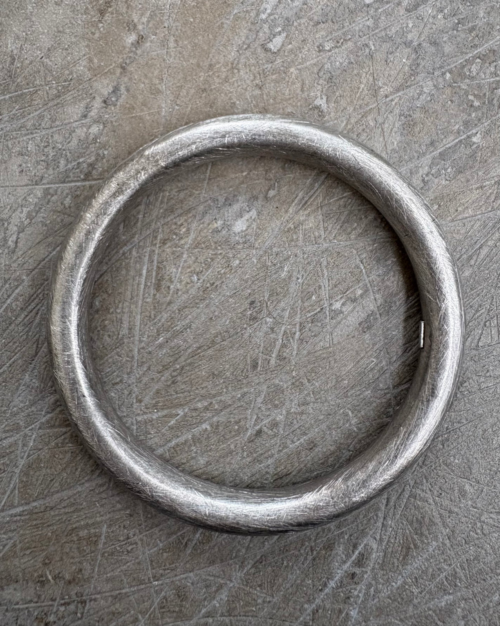 RAW CIRCLE BANGLE