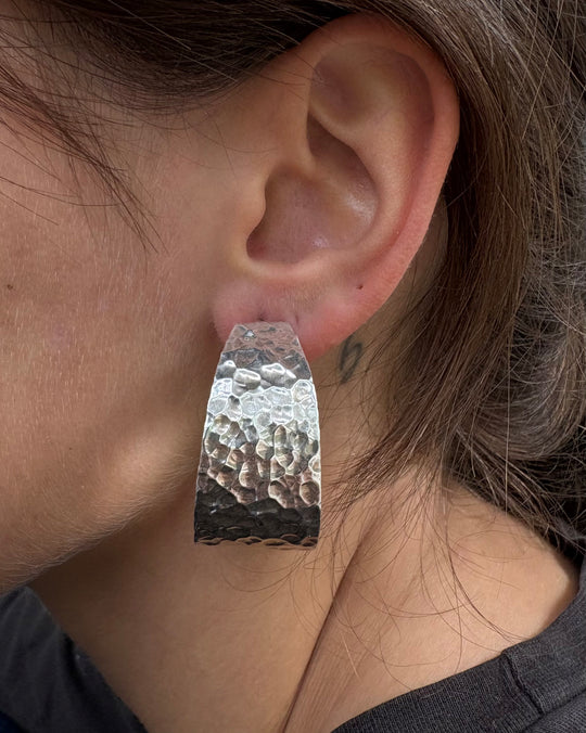 HAMMERED BIG FLAT HOOPS