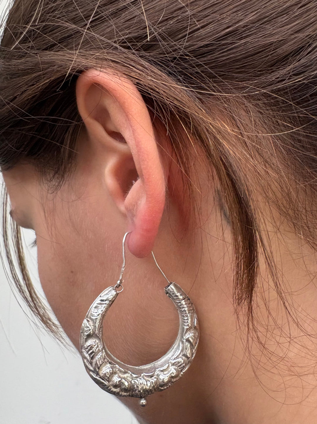 EMBOSSED MOON HOOPS