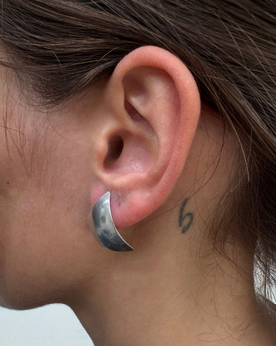 DOMED TRIANGULAR STUDS