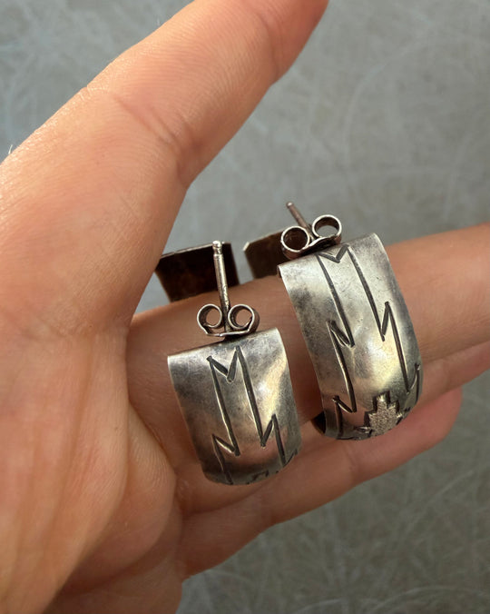GEOMETRIC ENGRAVED HOOPS