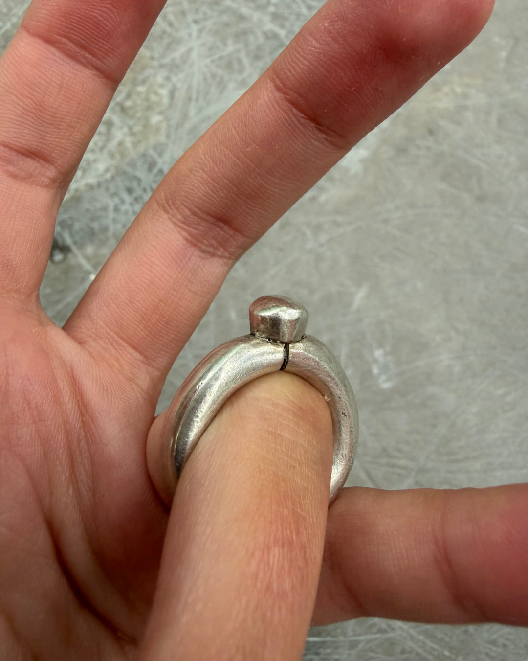 PRIMITIVE SOLITAIRE RING