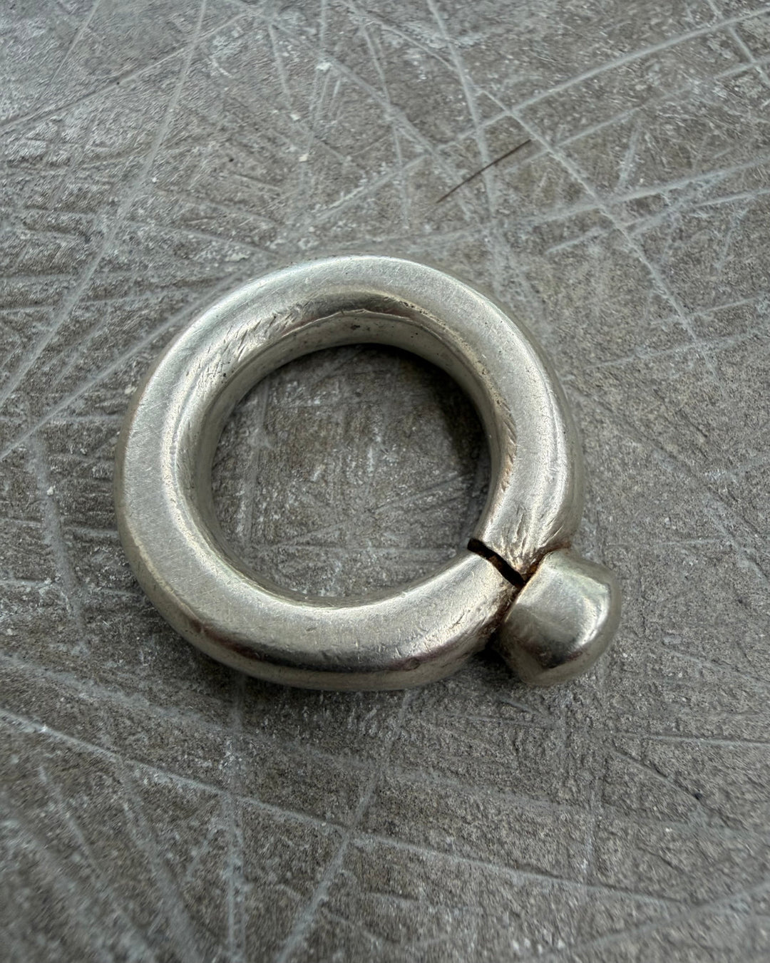 PRIMITIVE SOLITAIRE RING