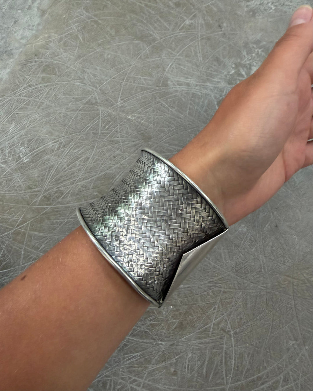 WOVEN BASKET CUFF