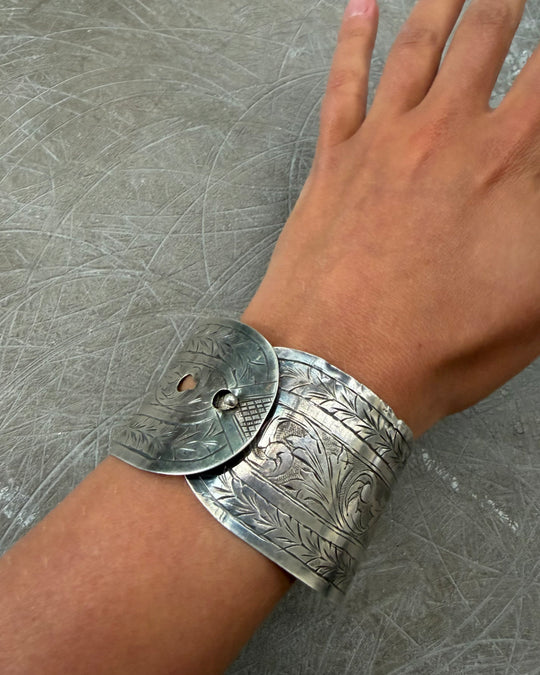 ENGRAVED TAPESTRY CUFF