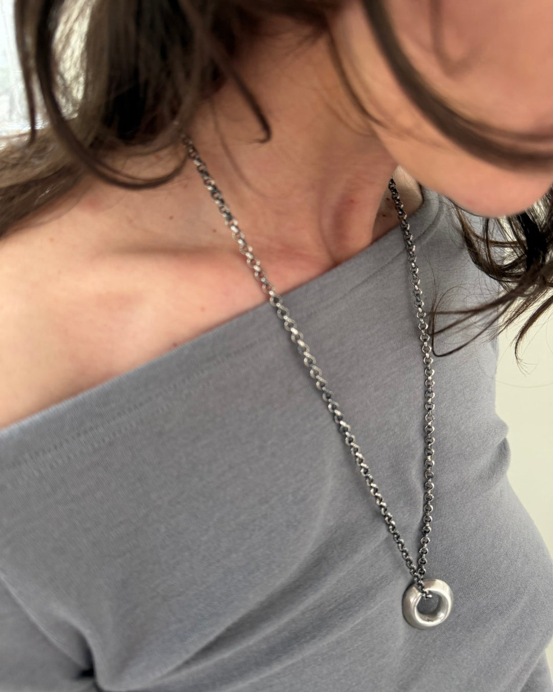 SCULPTURAL CIRCLE PENDANT