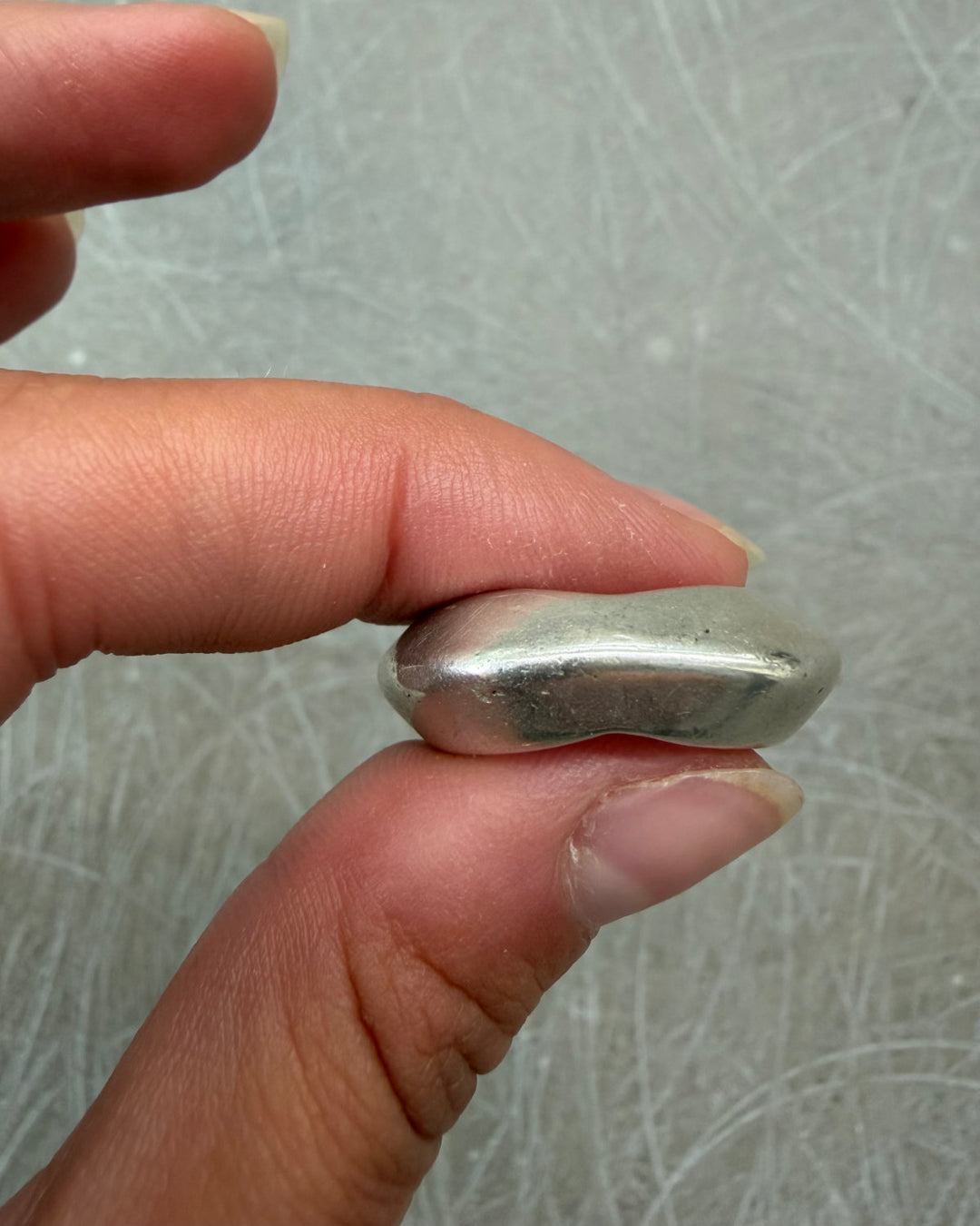 SCULPTURAL CIRCLE PENDANT