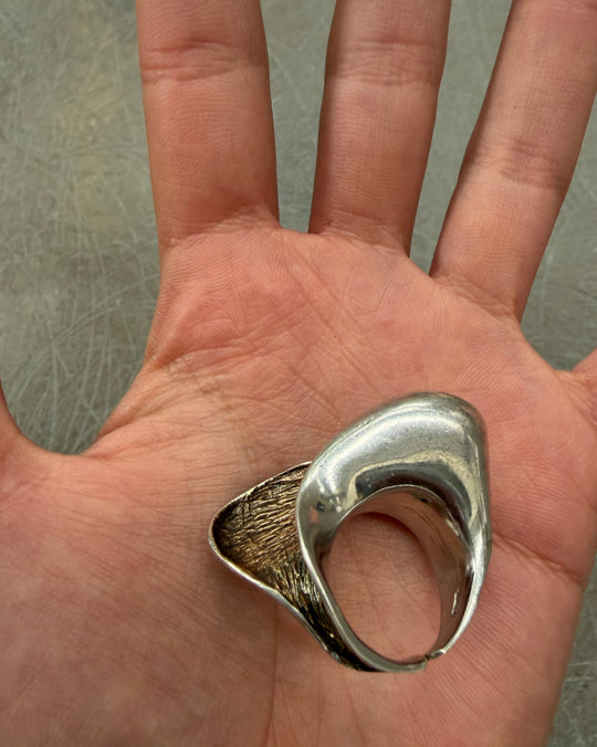 SCULPTURAL WAVE RING