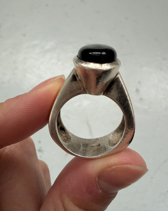 ONYX RING
