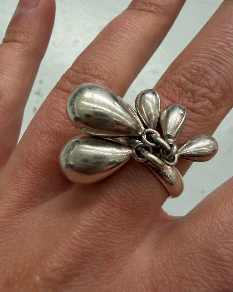 PETAL CLUSTER RING