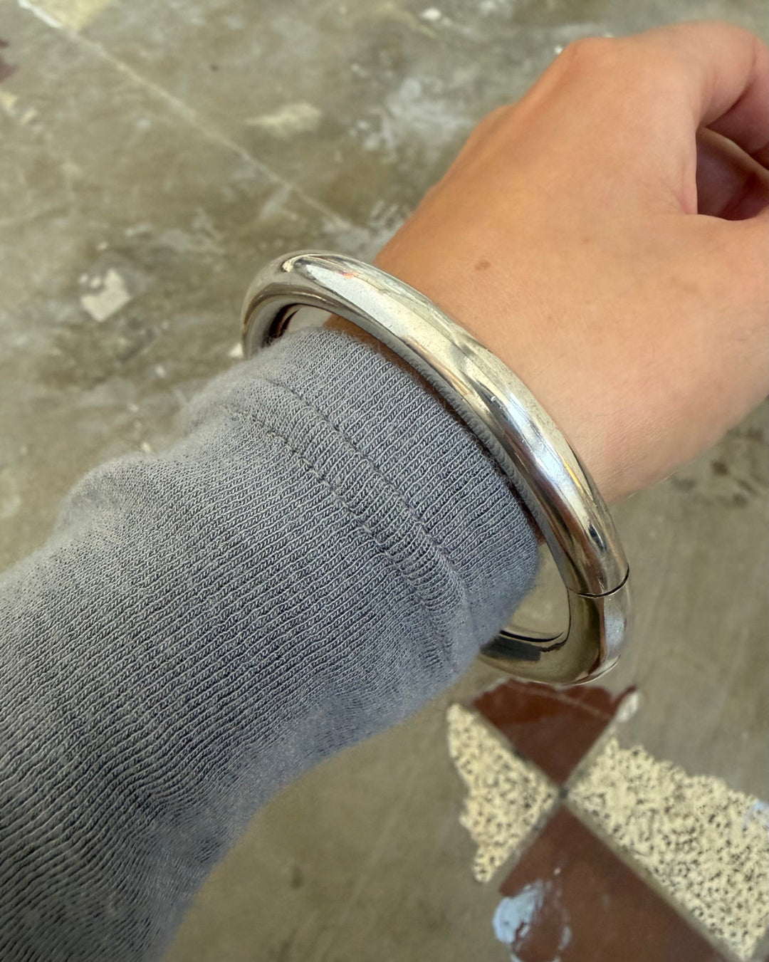 POLISHED CIRCLE BANGLE