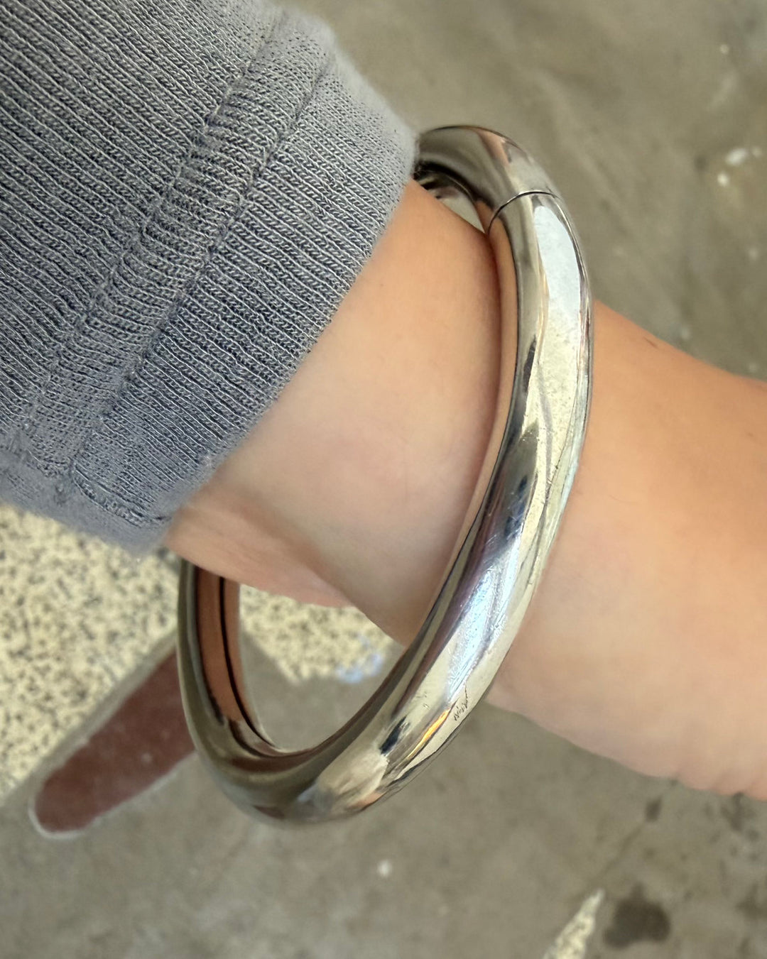 POLISHED CIRCLE BANGLE