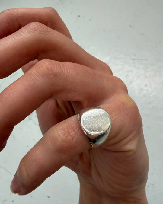 PINKY SIGNET RING