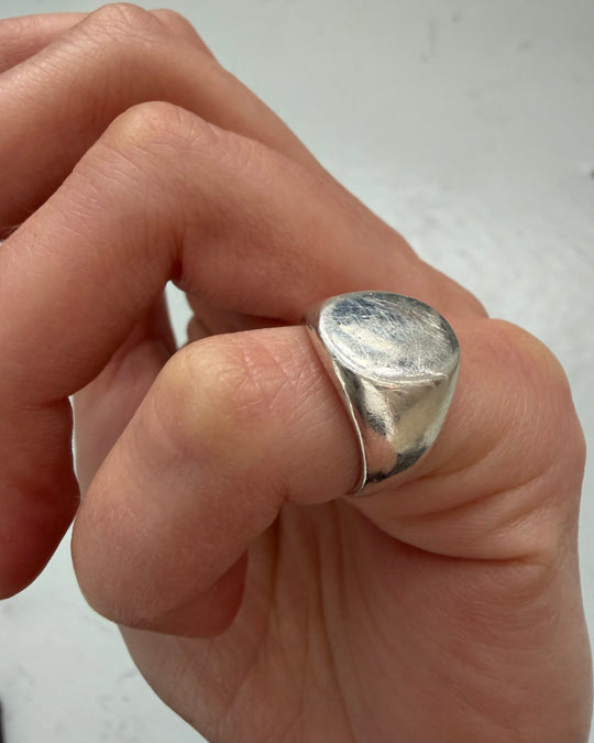 PINKY SIGNET RING