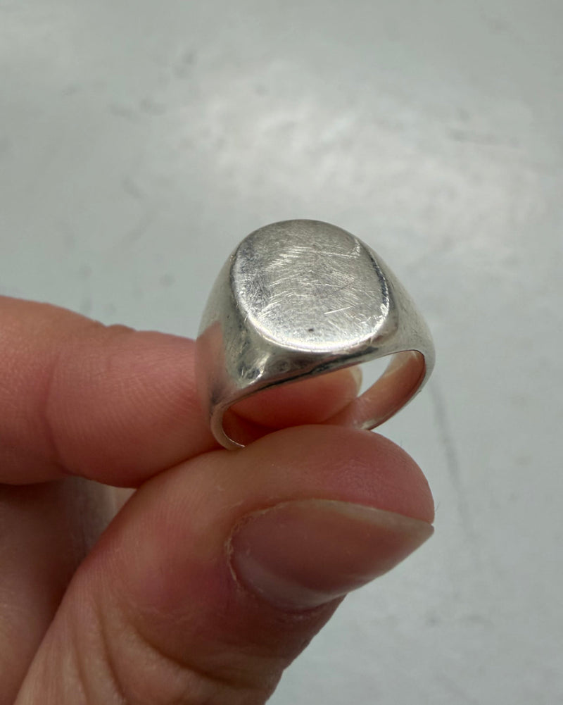 PINKY SIGNET RING