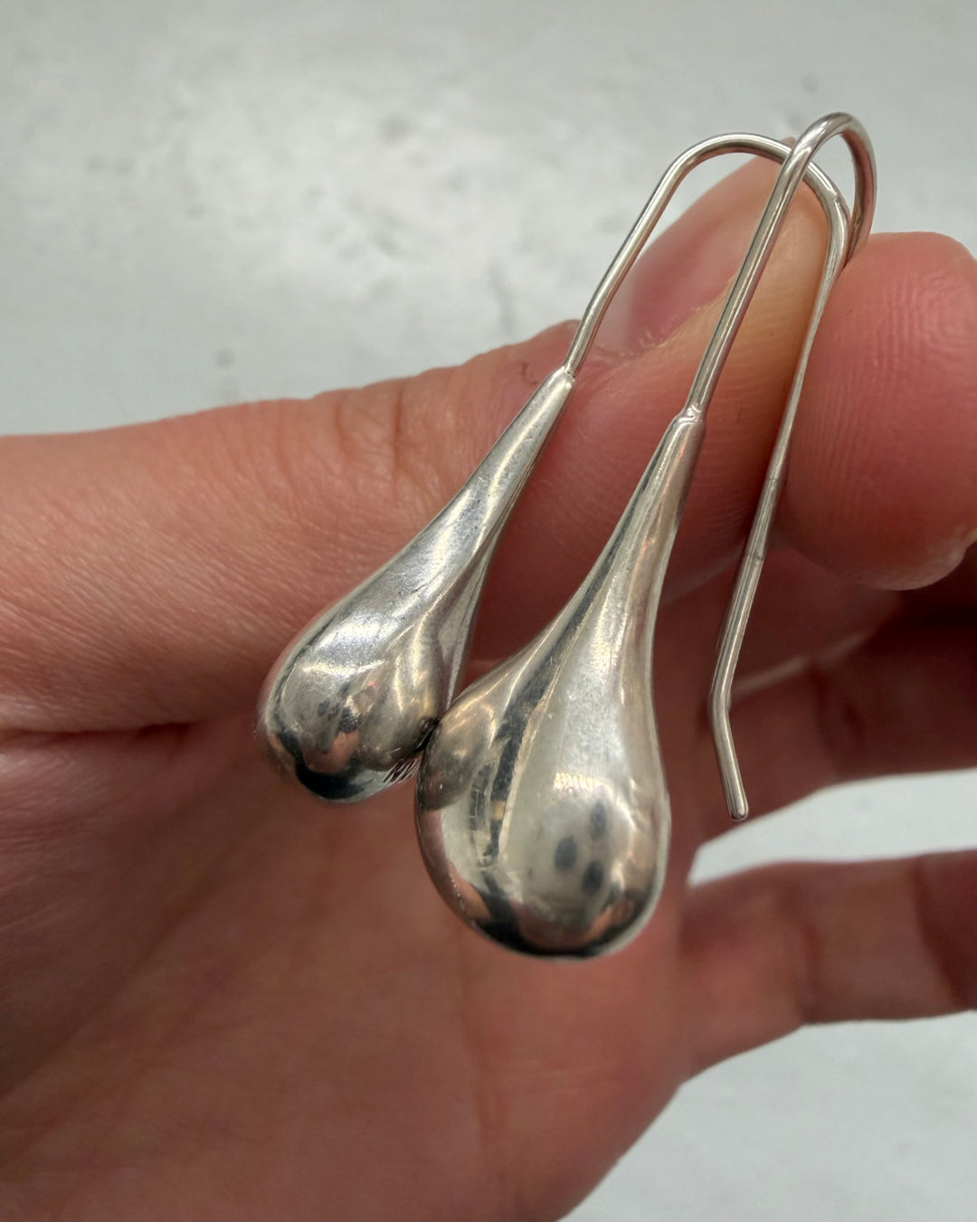 DROP EARRINGS