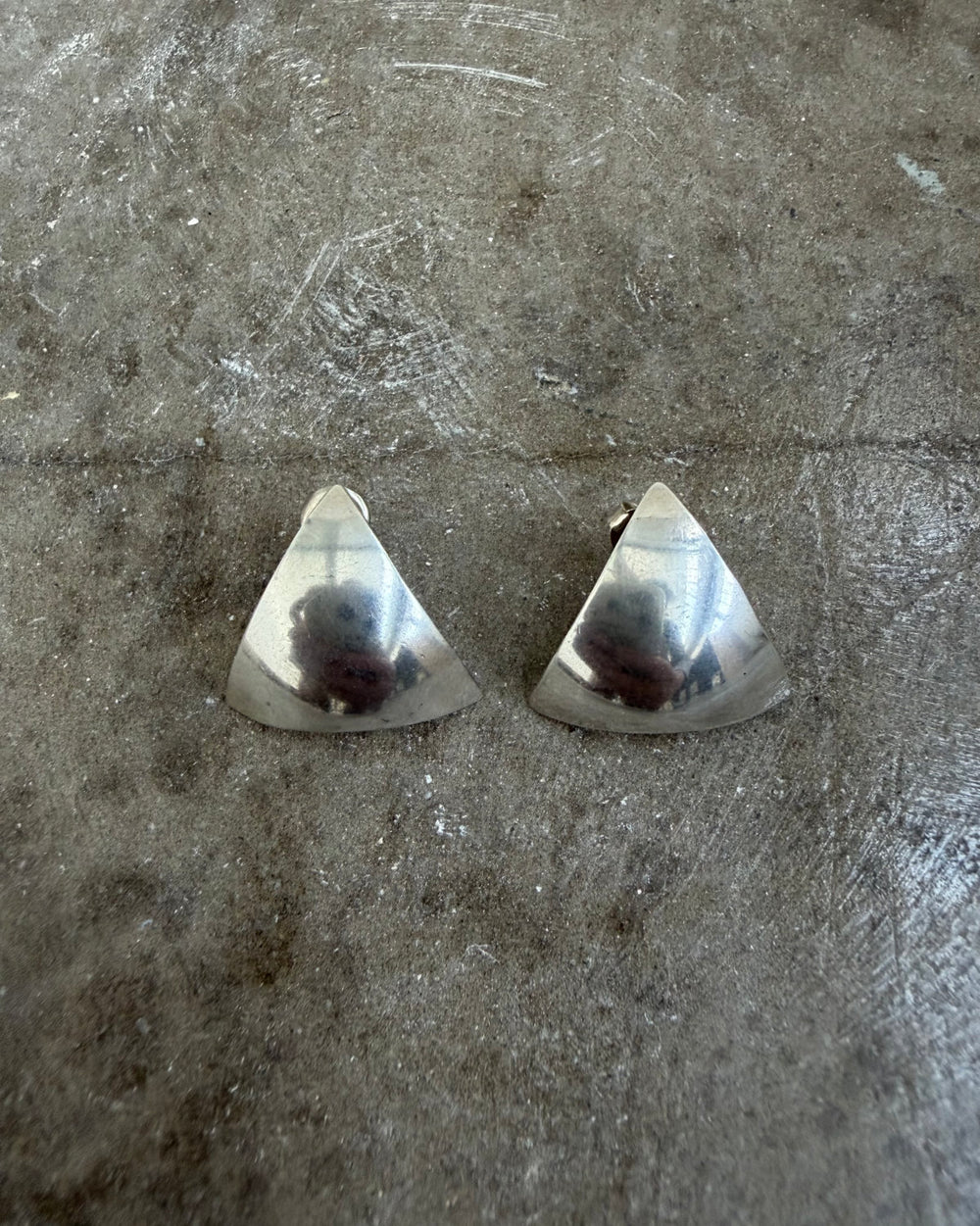 DOMED TRIANGULAR STUDS