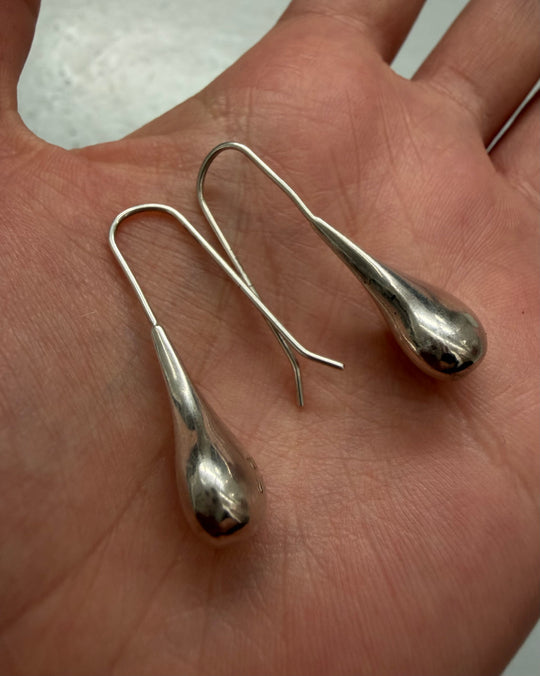 DROP EARRINGS
