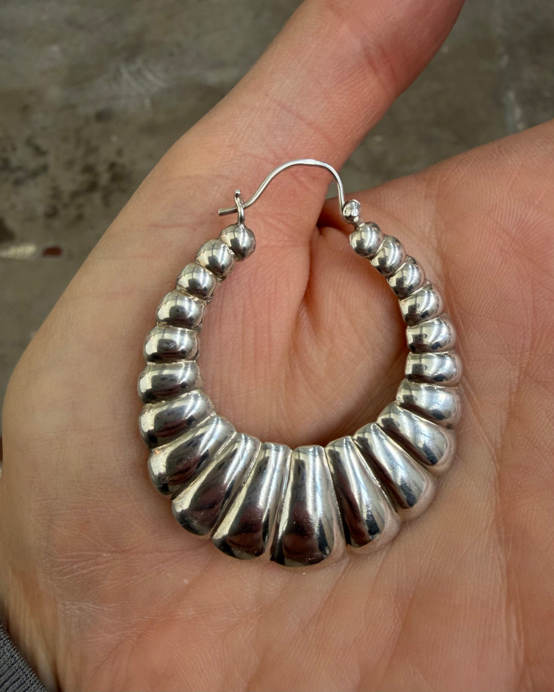 RIBBED FLAT HOOPS