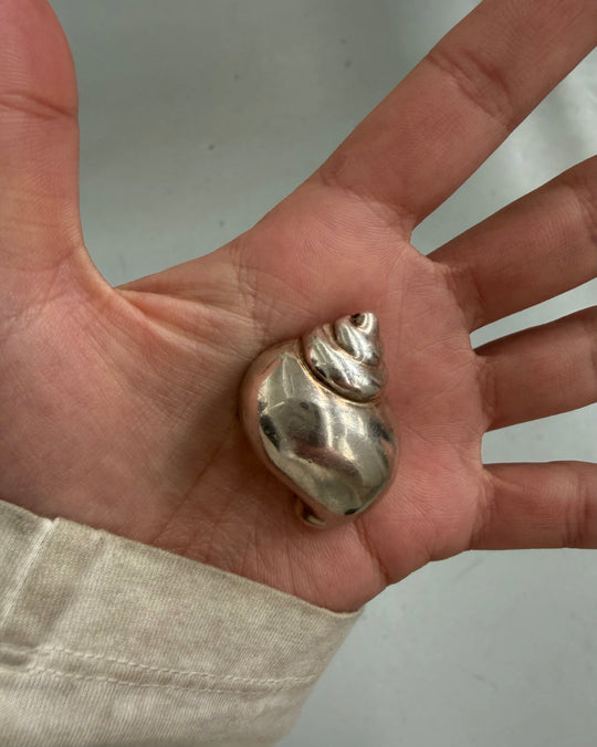 SHELL FORM BROOCH