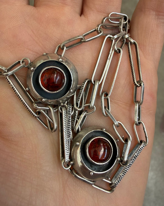 AMBER EYES NECKLACE