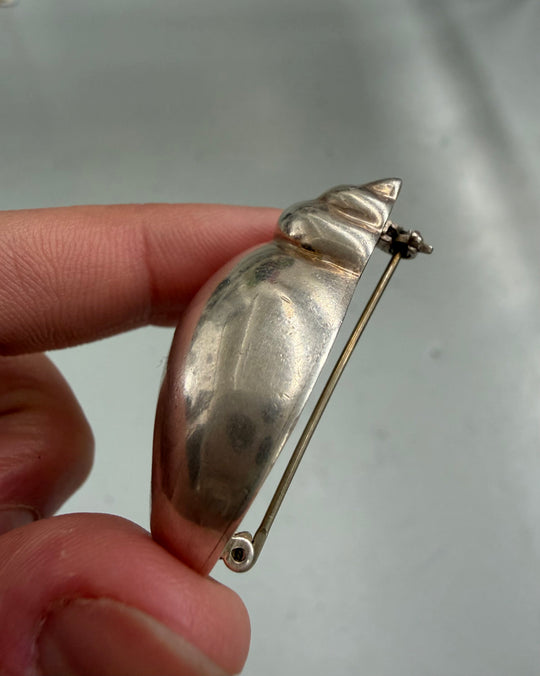 SHELL FORM BROOCH