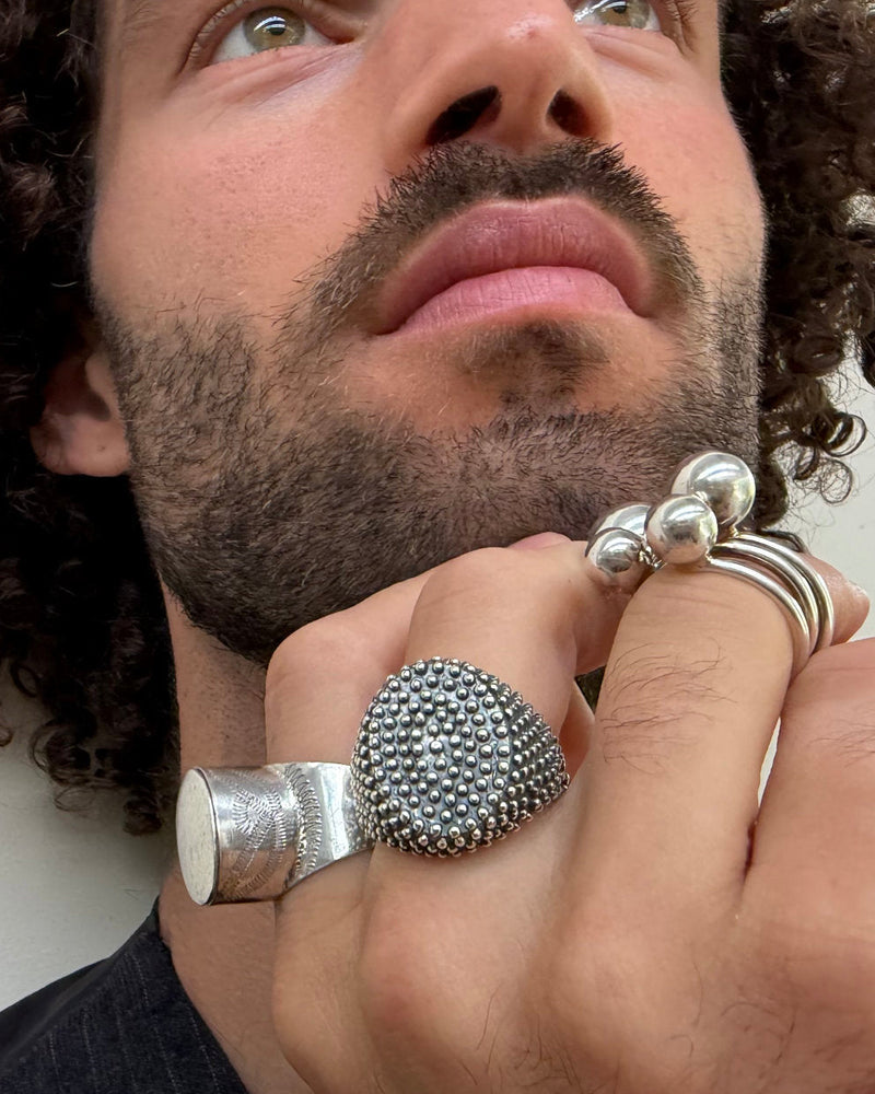 DOTTED SIGNET RING