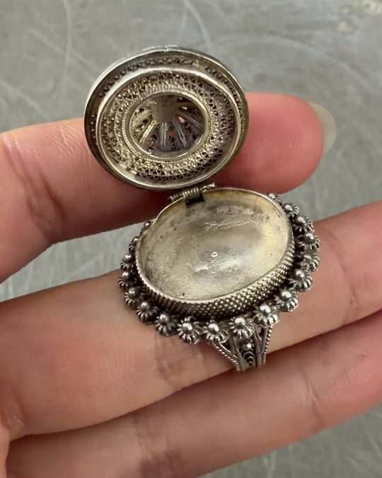 SECRET COMPARTMENT RING